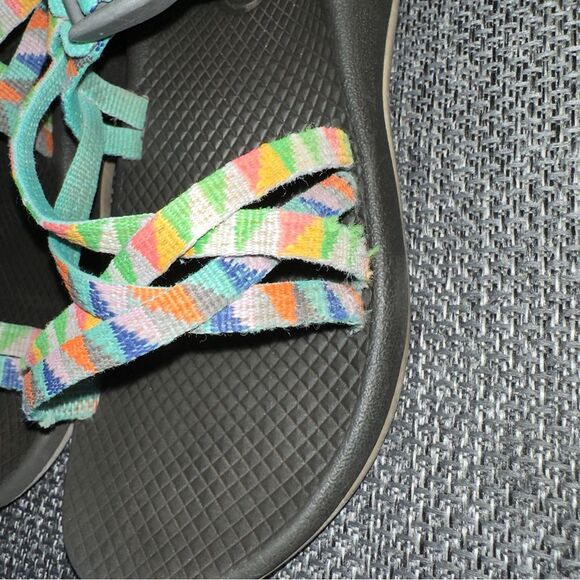 Chaco Kids Rainbow Woven Sandal‎ Size 3 *FLAWS - Picture 4 of 12